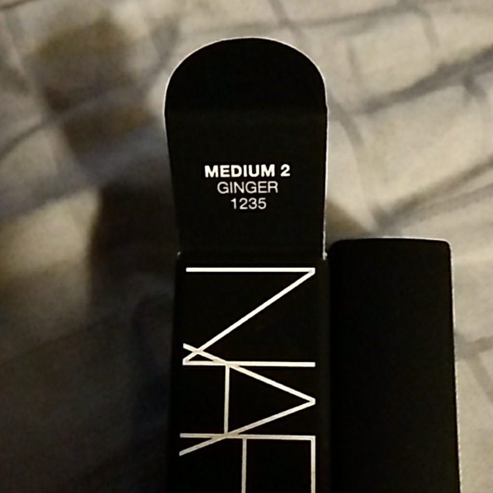 NARS RADIANT CREAMY CONCEALER - Picture 2 of 2